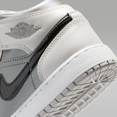 Air Jordan 1 Mid SE Big Kids' Shoes. Nike.com